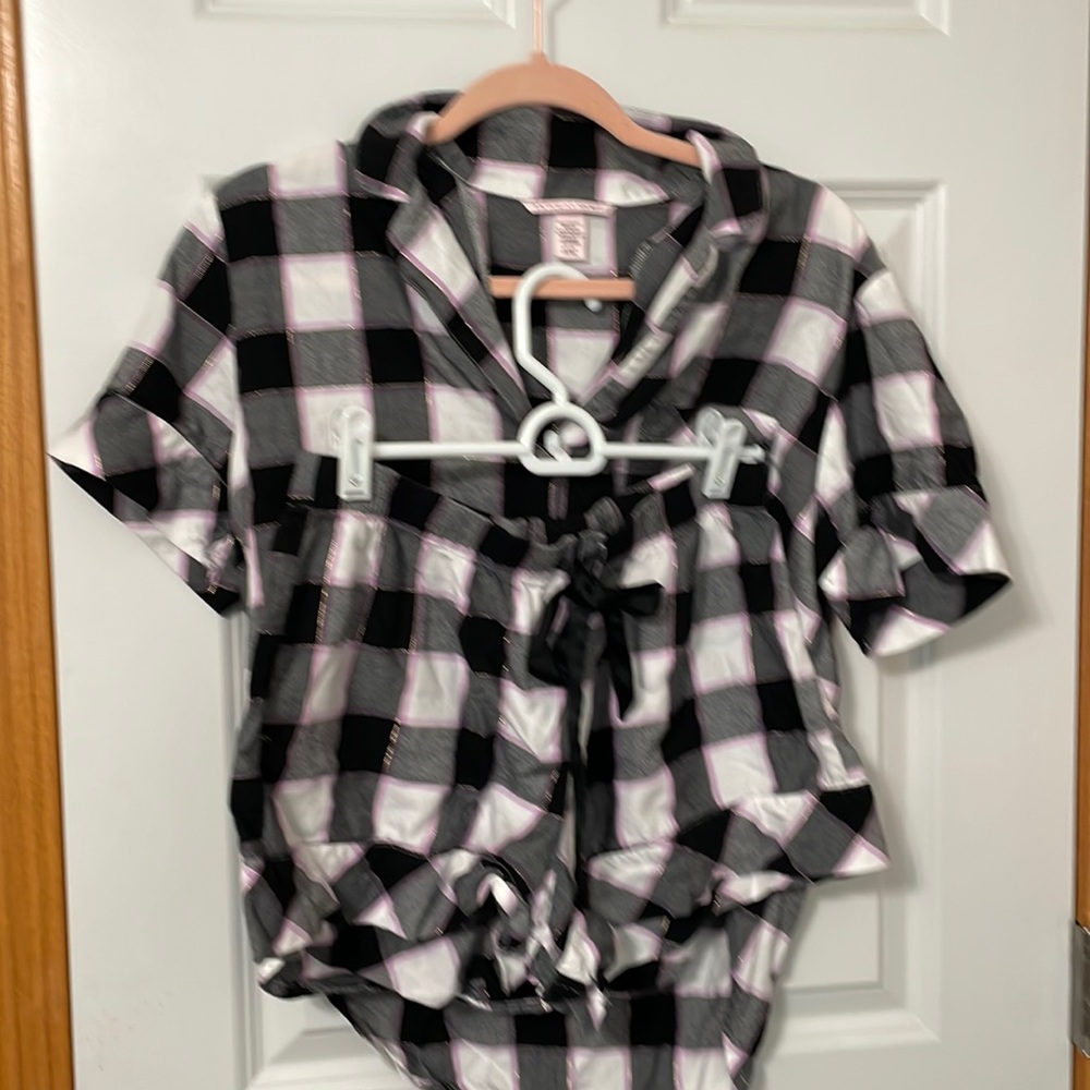 Small victoria secret pajama set